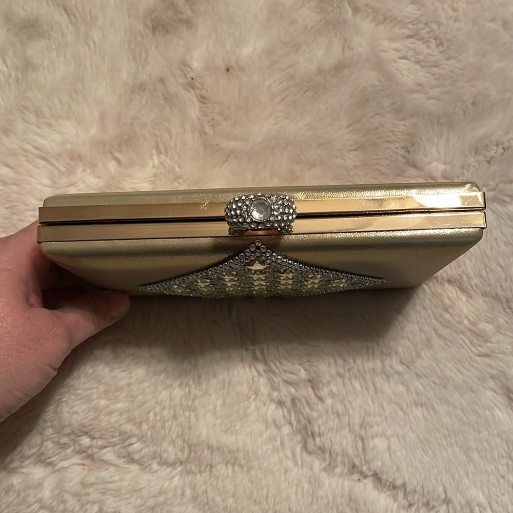 Nina’s Collection Canada gold clutch with chain NWT. - Picture 3 of 13